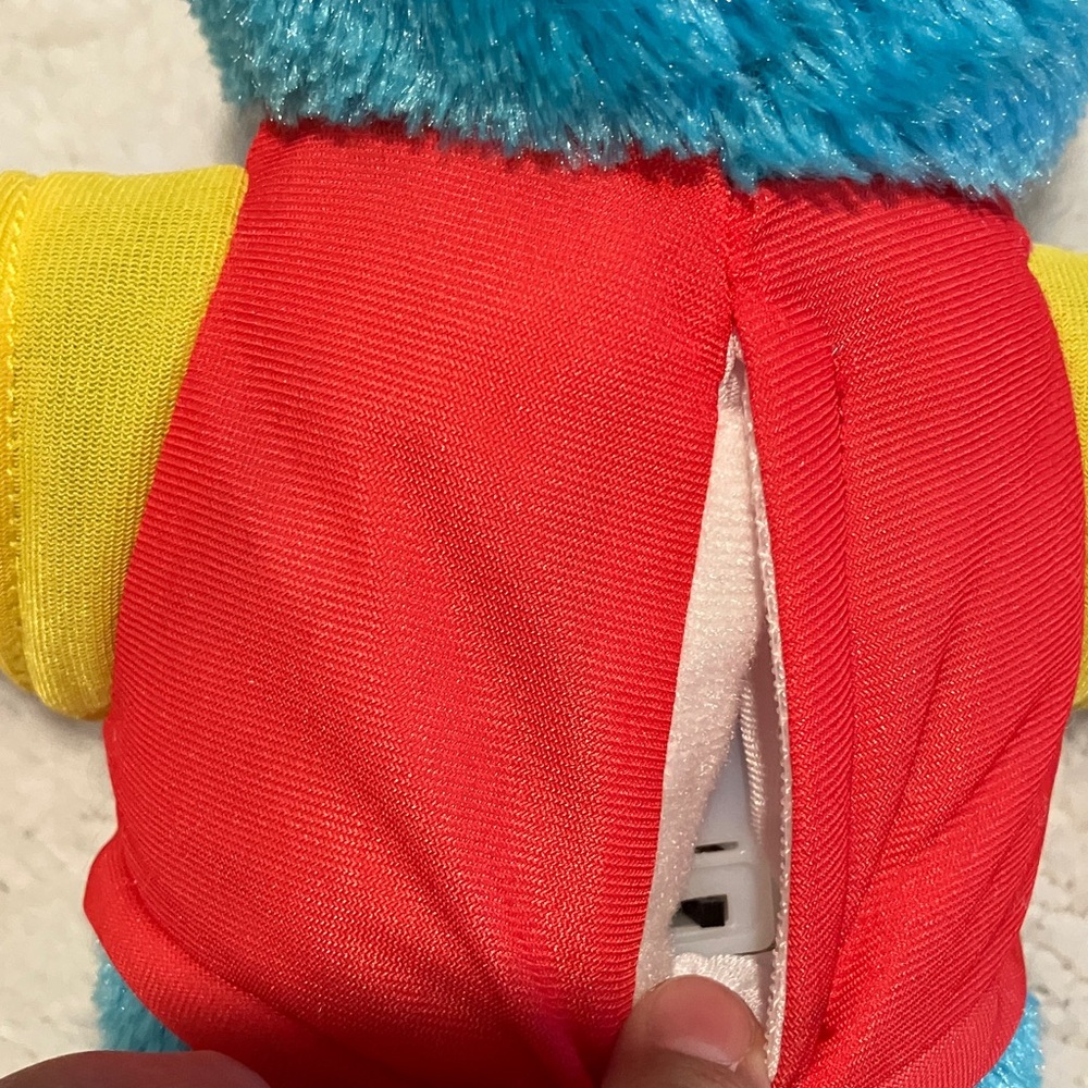 Sesame Street Sing-A-Long Blue Cookie Monster Plush with Red Shirt - Picture 3 of 8